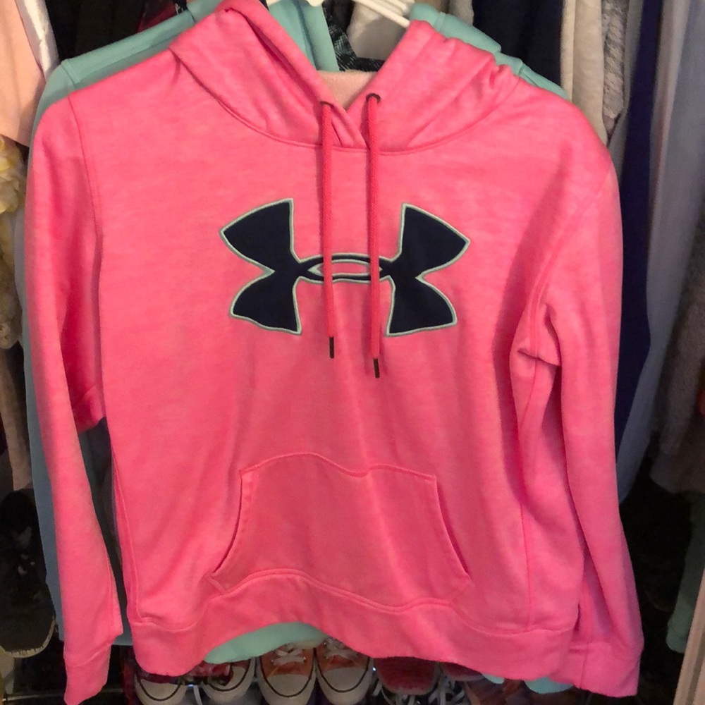 Women’s Under Armour sweatshirt